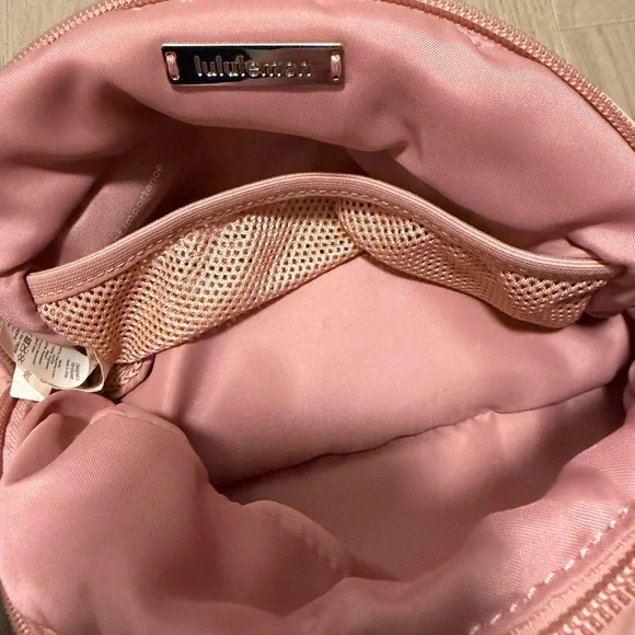 Lululemon Feeling Ready Bag - Picture 3 of 4